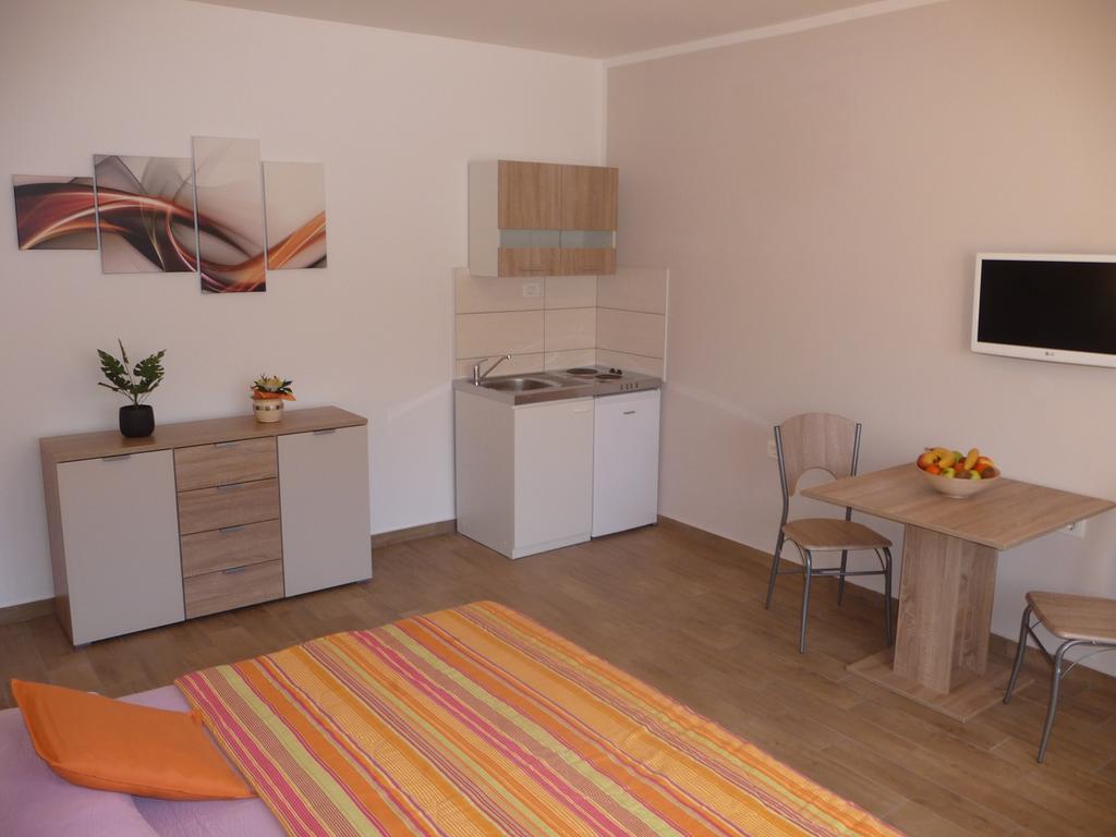 Apartments & Rooms Milka ウマグ エクステリア 写真
