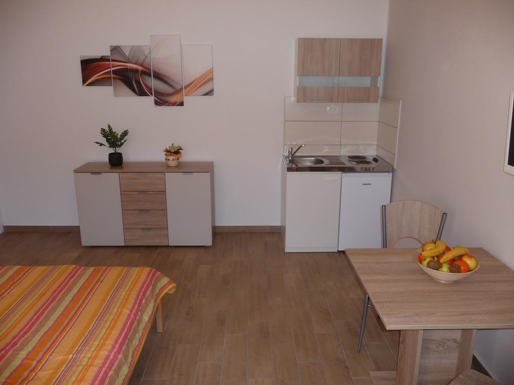 Apartments & Rooms Milka ウマグ エクステリア 写真